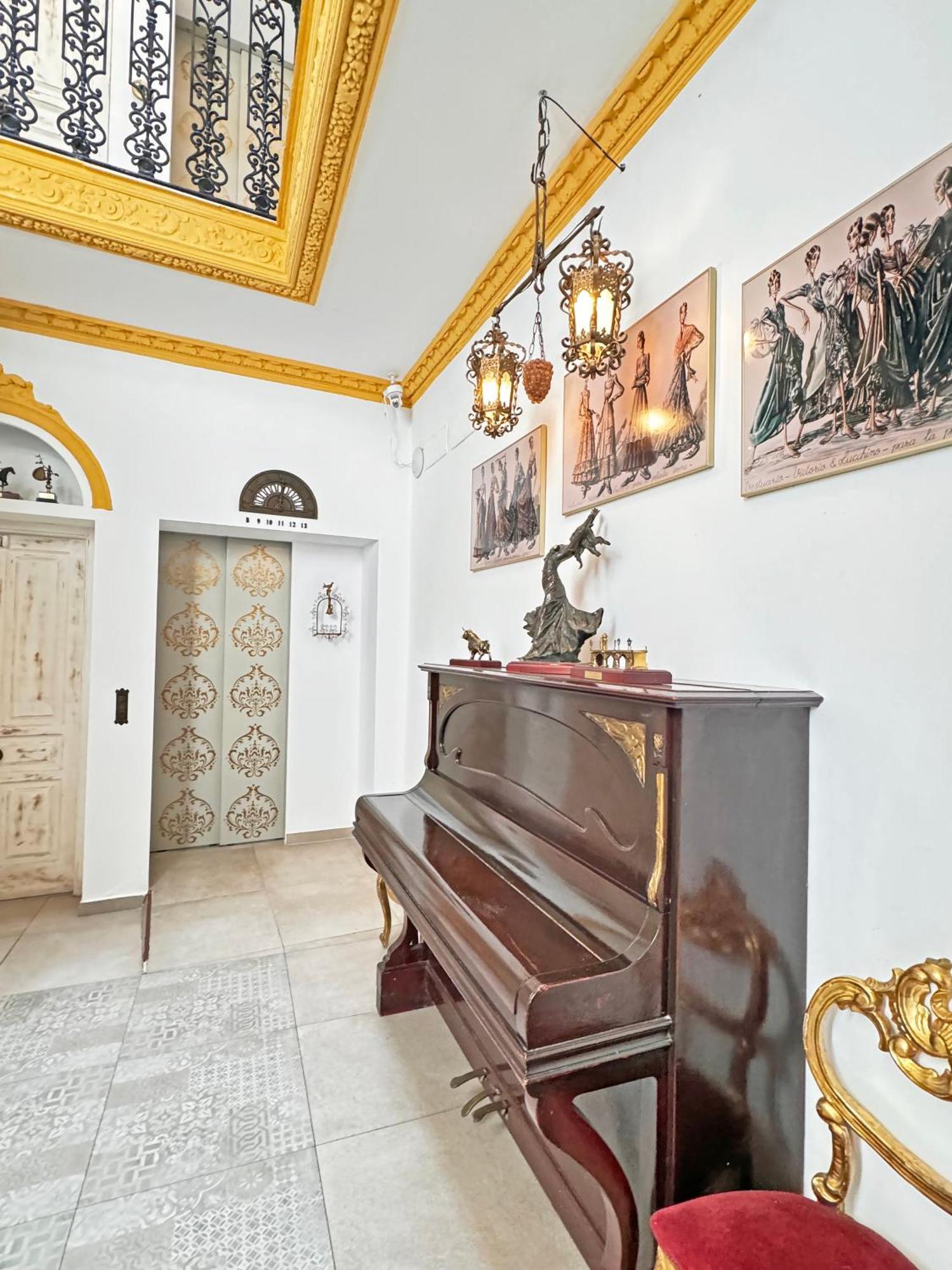 Palace House Hercules - Apartments Σεβίλλη Εξωτερικό φωτογραφία