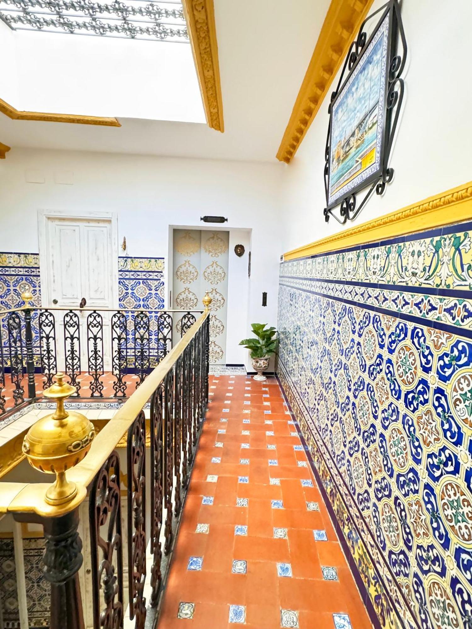 Palace House Hercules - Apartments Σεβίλλη Εξωτερικό φωτογραφία