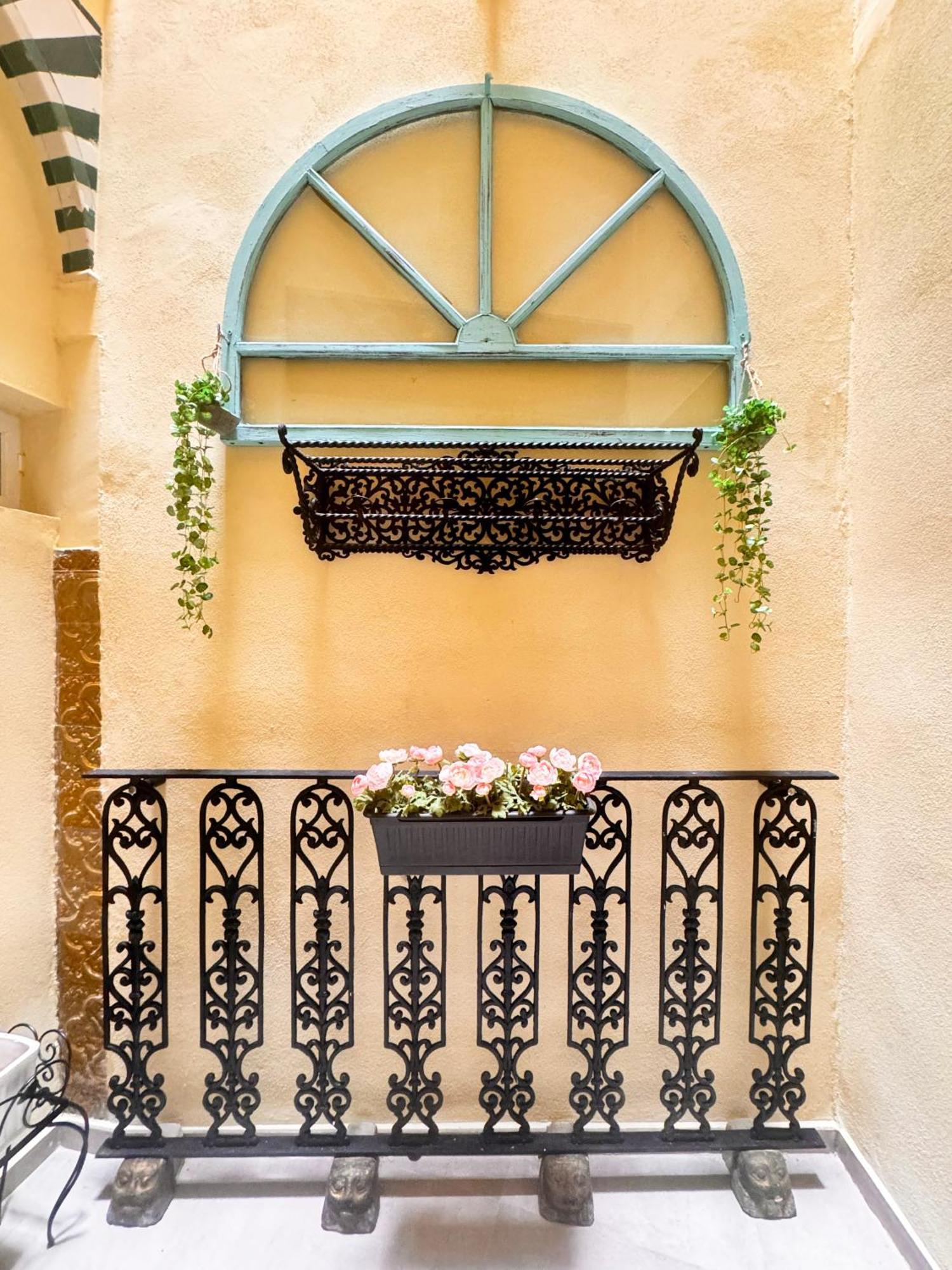 Palace House Hercules - Apartments Σεβίλλη Εξωτερικό φωτογραφία